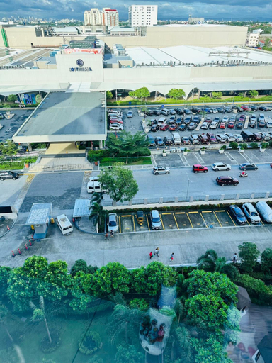 Others 2, Cozy 2 BR Unit At South Residences SM Southmall, Las Piñas