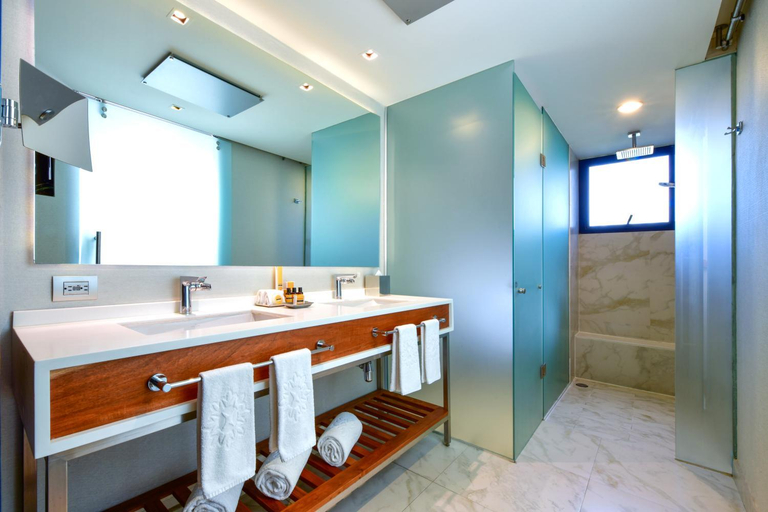 Bathroom 4, Krystal Grand Suites Insurgentes, Mexico City