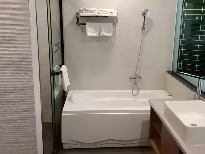 Bathroom 3, Green Haotai Zhixuan Hotel (Shangqiu City Zhecheng County Shanghai Road store), Shangqiu