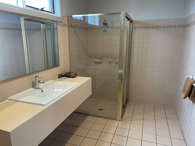 Bathroom 3, Philadelphia Motor Inn Echuca, Campaspe - Echuca