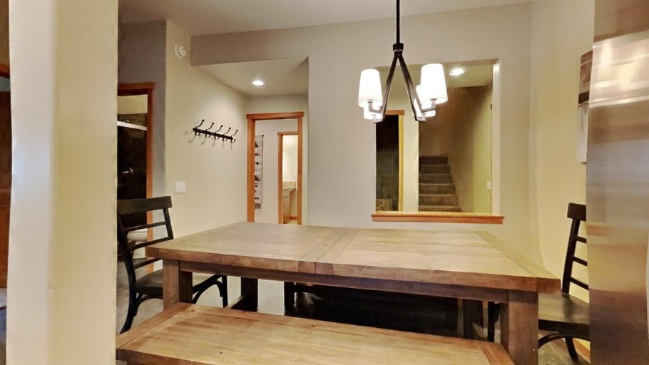 Dining, Beautiful Mountainside 4 BR Plus Loft/4 Bath Home in Mammoth! by RedAwning, Mono
