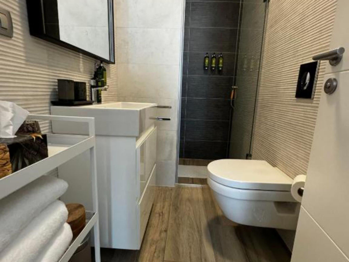 Bathroom 4, LuxArt City Spa Gallery Residence Krk- Duplex Apartment, Krk
