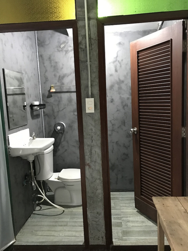 Bathroom 3, Lanna Hostel, Muang Chiang Mai