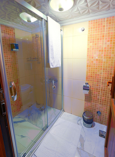 Bathroom 5, Kondoskali Hotel, Fatih