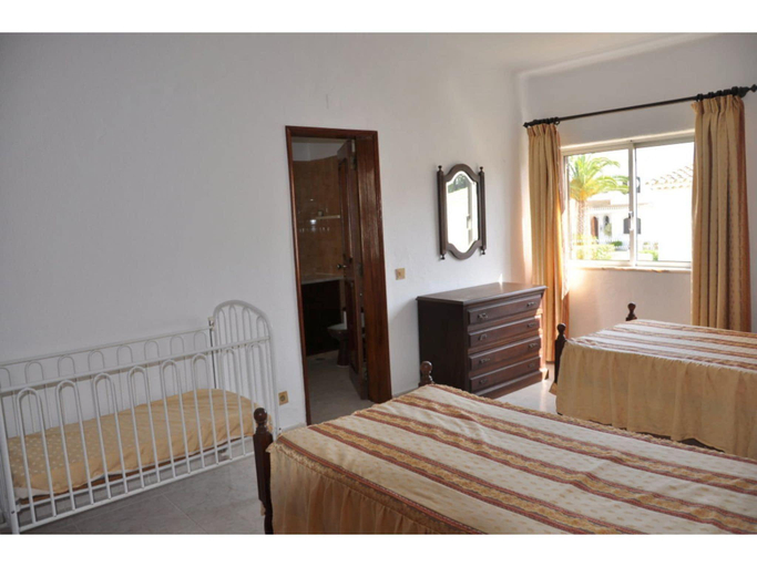 3, Portuguese Rustic Style Villa With Private Pool, Loulé