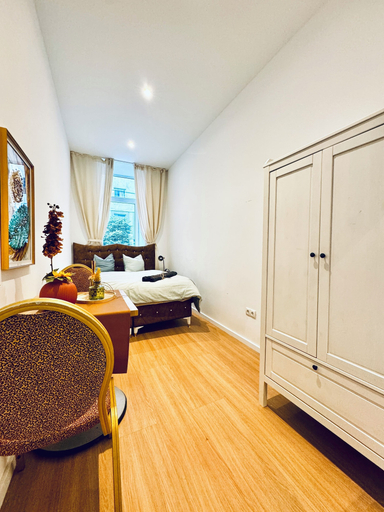 Interior, Cozy Apartment Near Matzleinsdorfer, Wien