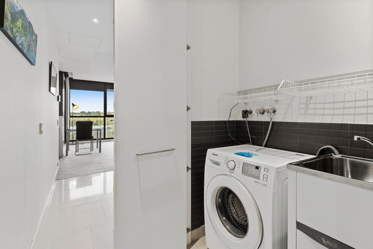 Interior 5, Beautiful 1-bed Unit in The Heart of Melbourne, Melbourne