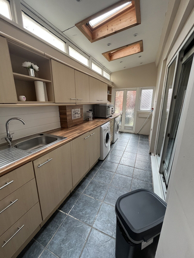 Others 5, Stay at 25, Blackpool