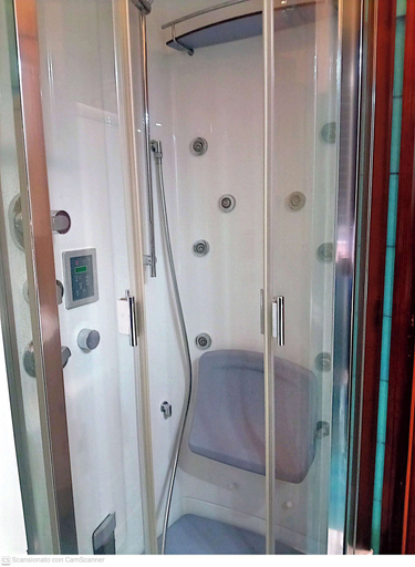Bathroom 3, Giardino del Sole, Ascoli Piceno