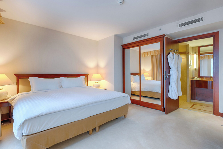 Bedroom 2, Occidental Paris Levallois, Hauts-de-Seine