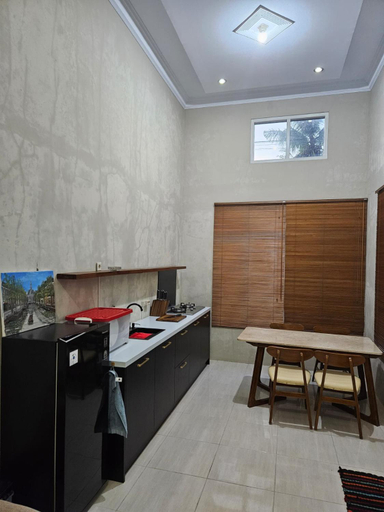 Others 4, Villa Hollandia, Kulon Progo