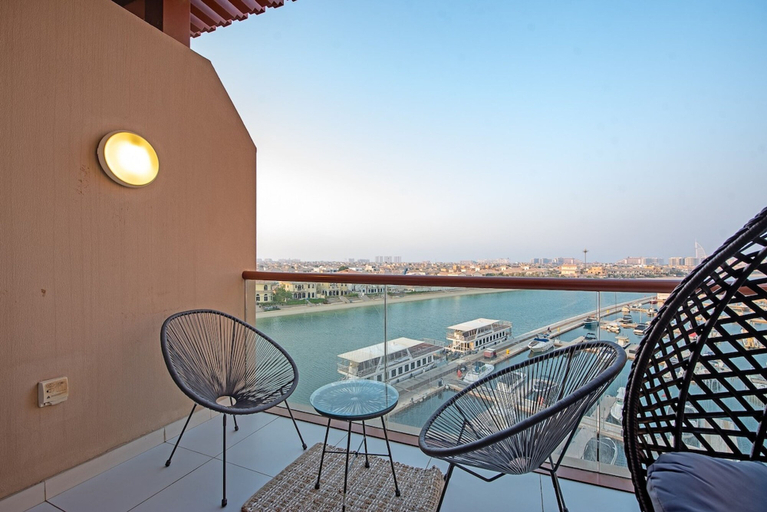 Room 2, Tranquil Studio With Unmatched Ocean Views in Palm, Dubai