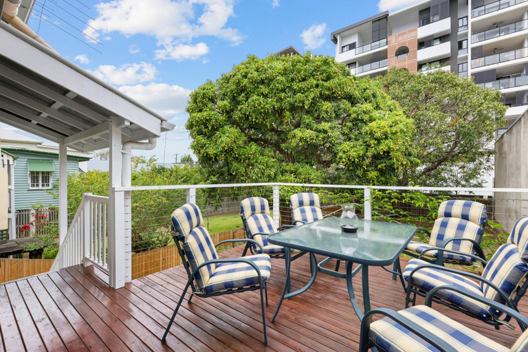 Balcony 3, Tranquil 3-bed Family Home With Spacious Backyard, Nundah