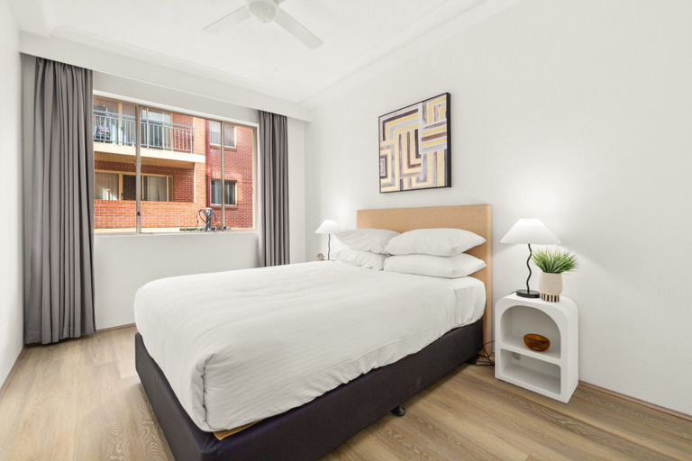 Room 5, Bright Inner-west Stay With Pool Access, Sydney