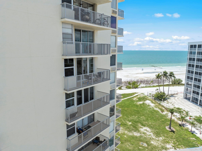 Exterior 5, Estero Beach Tennis Club 708c Sunrise Sunset View, Lee