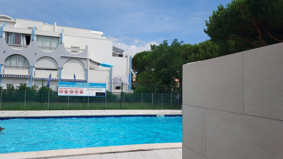 Others 4, Apartment in Le Grau-du-roi With Pool, Gard
