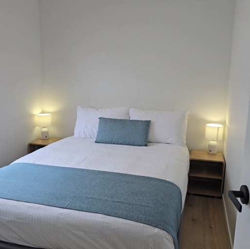 Bedroom 3, Bridgewater Caravan Park, Loddon - South