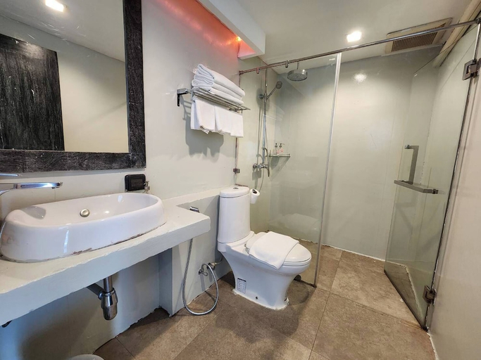 Bathroom, Eco Moment Beach Resort Hadchaosamran, Ban Laem