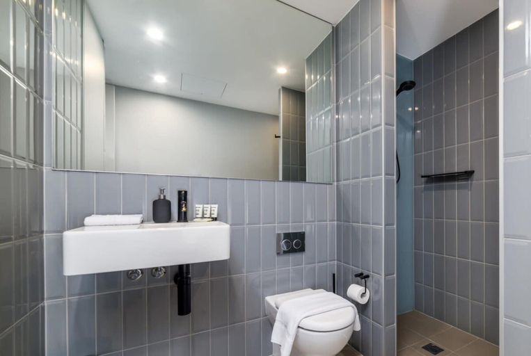 Bathroom 4, Stunning 1BR Apartment with Water Views, Canberra