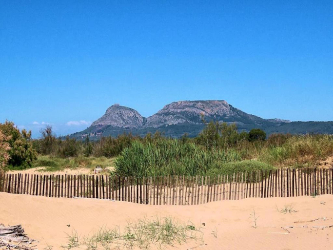 2, Beachfront Apartment in Estartit with Garden, Girona