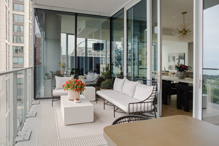 Room 3, Luxury Downtown PH Bean Lake Views, Cook