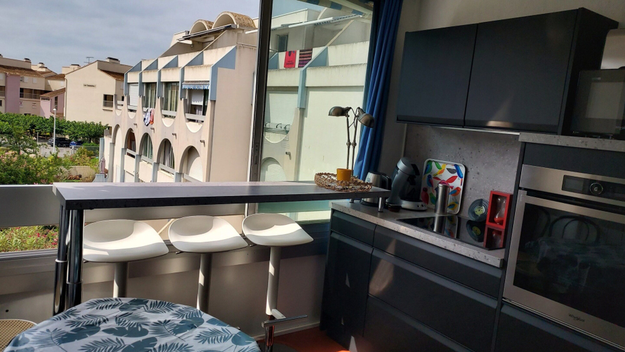 Others 5, Apartment in Le Grau-du-roi With Pool, Gard