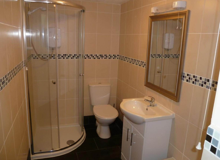 Bathroom 3, Apsley House Flat 2 - 2 Berth, Norfolk