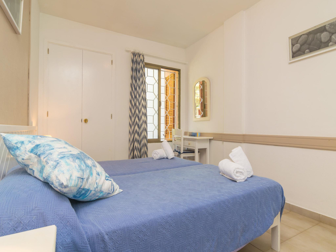 Bedroom 2, Encinas 1 - Apartment In Port De Pollenca, Baleares