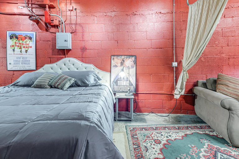 Room 1, Cozy Single at The Strand, Haywood
