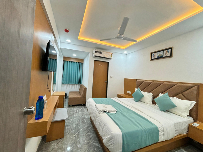 Room 5, Hotel Sun Pride, Ahmadabad