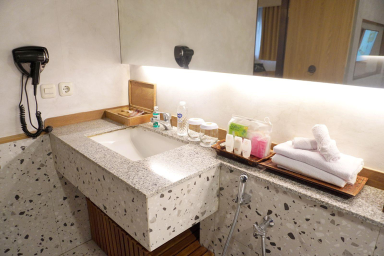 bathroom 7