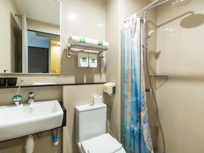 Bathroom 5, ibis Styles Singapore Albert, Singapore