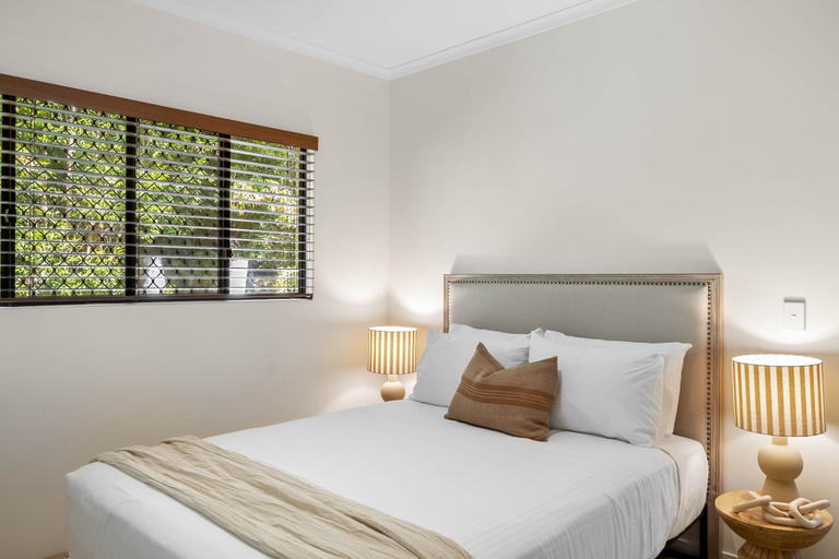 Room 3, Beachside 4-bed Retreat With Study Nook & Views, Maroochy - Coastal North