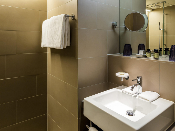 Bathroom 5, Pullman Basel Europe, Basel
