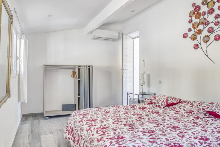 Room 5, Villa in La Cadiere-d'azur With Private Pool, Var