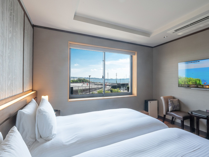 Bedroom 3, Enoshima Hotel, Fujisawa