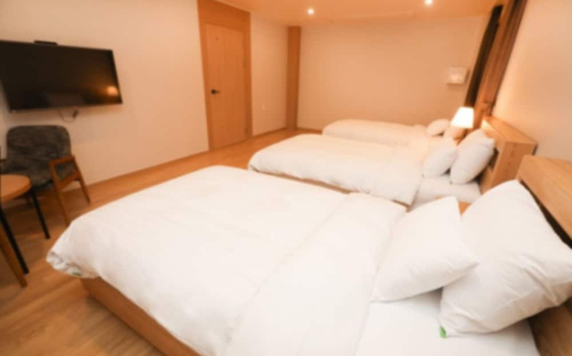 Bedroom 4, Daedunsan Hotel, Geumsan