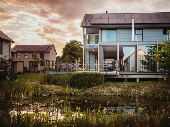 3, Elegant Villa for 8 Guests, Hainaut