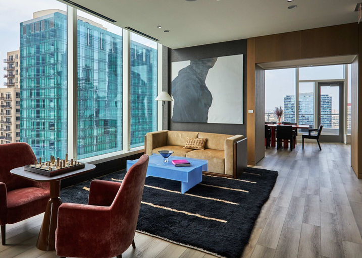 Room 4, High-rise 65 Fl Apt w Lux Amenities Lake Views, Cook