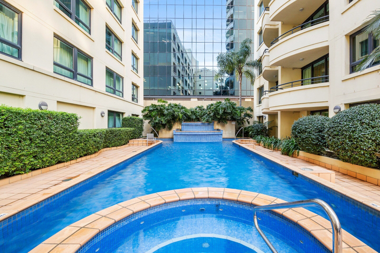 Pool 4, Bright Studio With Pool Access in Parramatta, Sydney