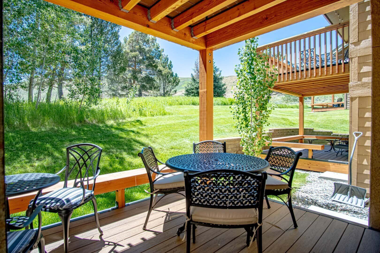 Outdoor dining 5, Sunburst - Golf Course Views + Free Resort Amenities, Blaine