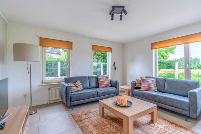 Living room 3, Charming Villa With Sauna on the Water, Texel