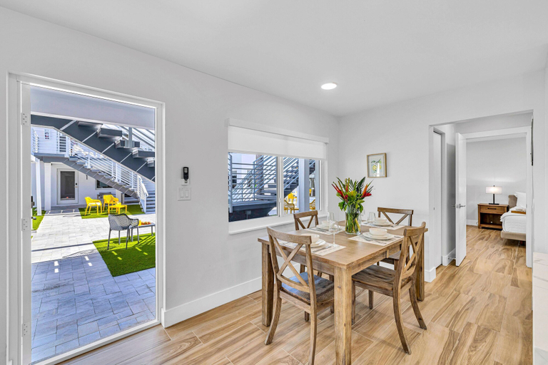Room 4, Beach Condo King Bed Lush Patio w BBQ Birch Key Seven, Broward