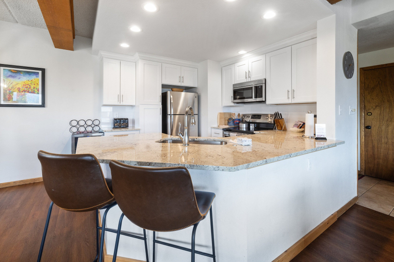 Private kitchen 4, Recently Updated Plaza 3 Bedroom Condo - No Cleaning Fee! by RedAwning, Gunnison