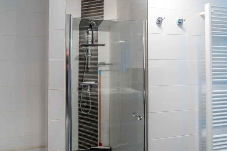 Bathroom 2, 4-person apartment with island-sea view, Texel