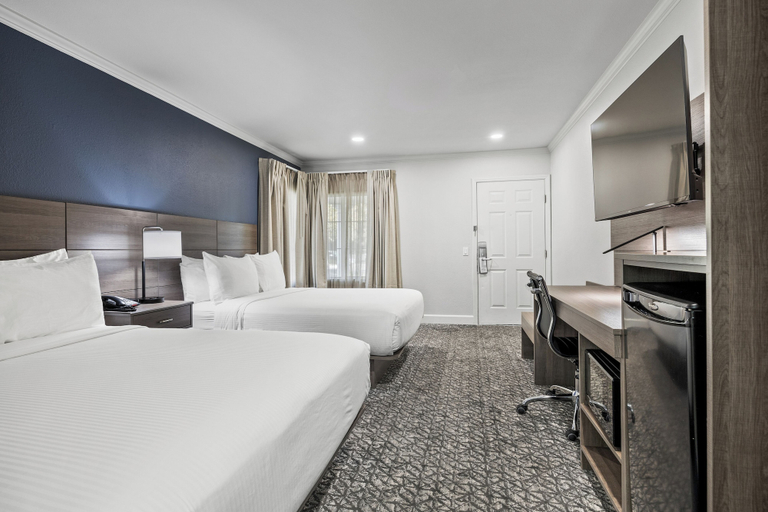 Bedroom 4, University Park Inn & Suites, an Ascend Collection Hotel, Yolo