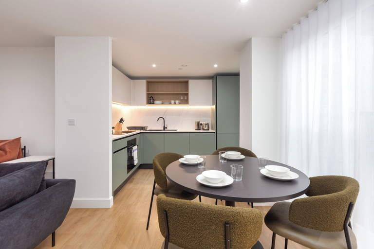 Room 4, Mauve Moss in Bristol, Bristol