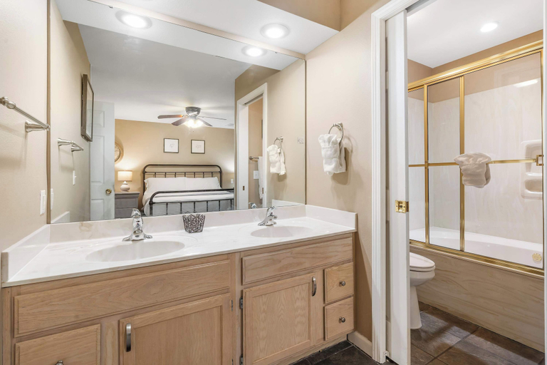 Others 5, Bungalow on the Bluffs - Resort Amenities, Taney