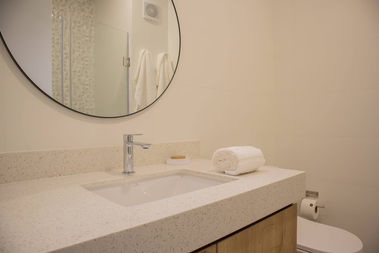 Room 5, w Chic 2BR w Indoor Terrace in Miraflores, Lima