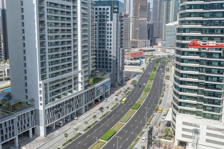 Room 2, Extravagant 1 Bedroom in J One Business Bay, Dubai